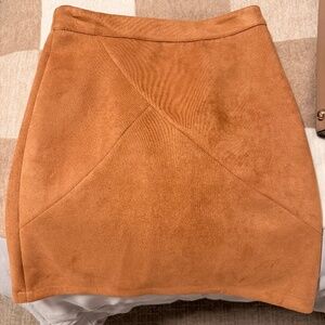 Suede feeling skirt in camel color - size 6
